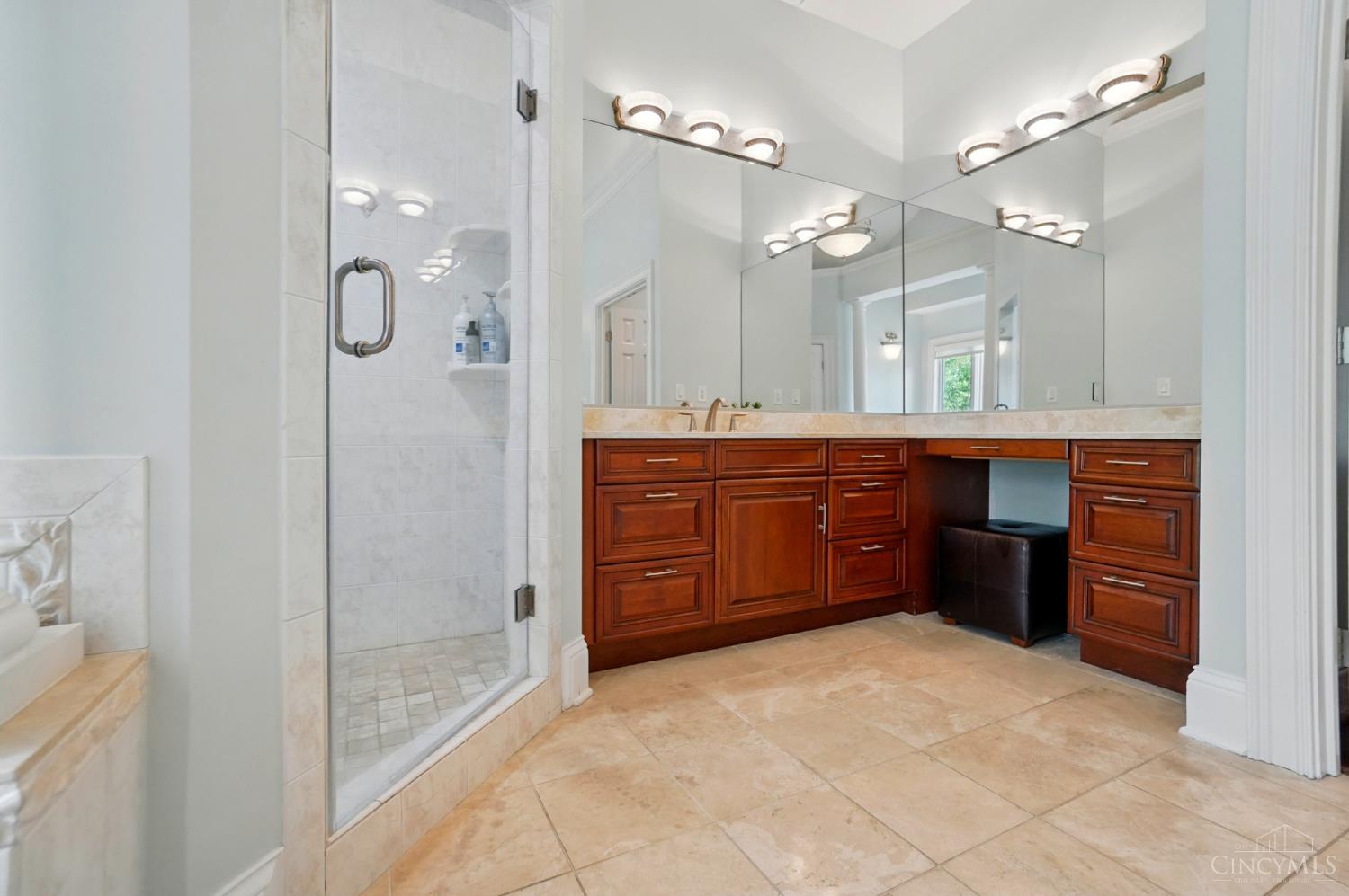 8175 Manor Hill Lane