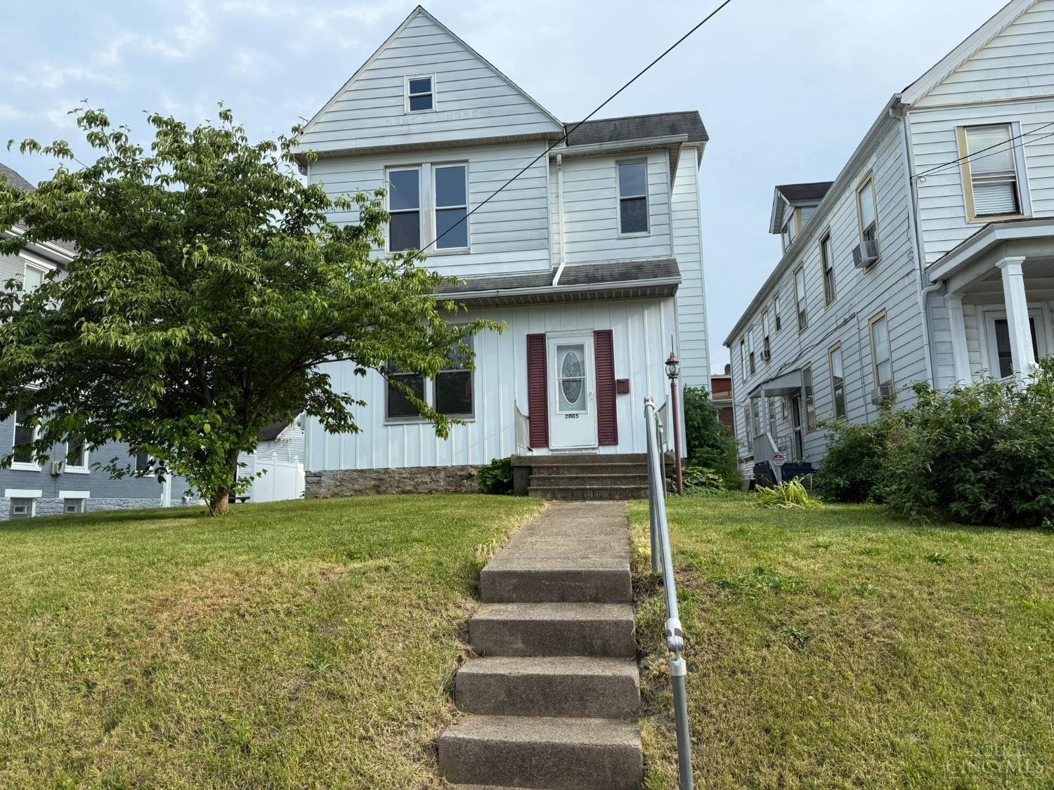 2005 Crown Avenue