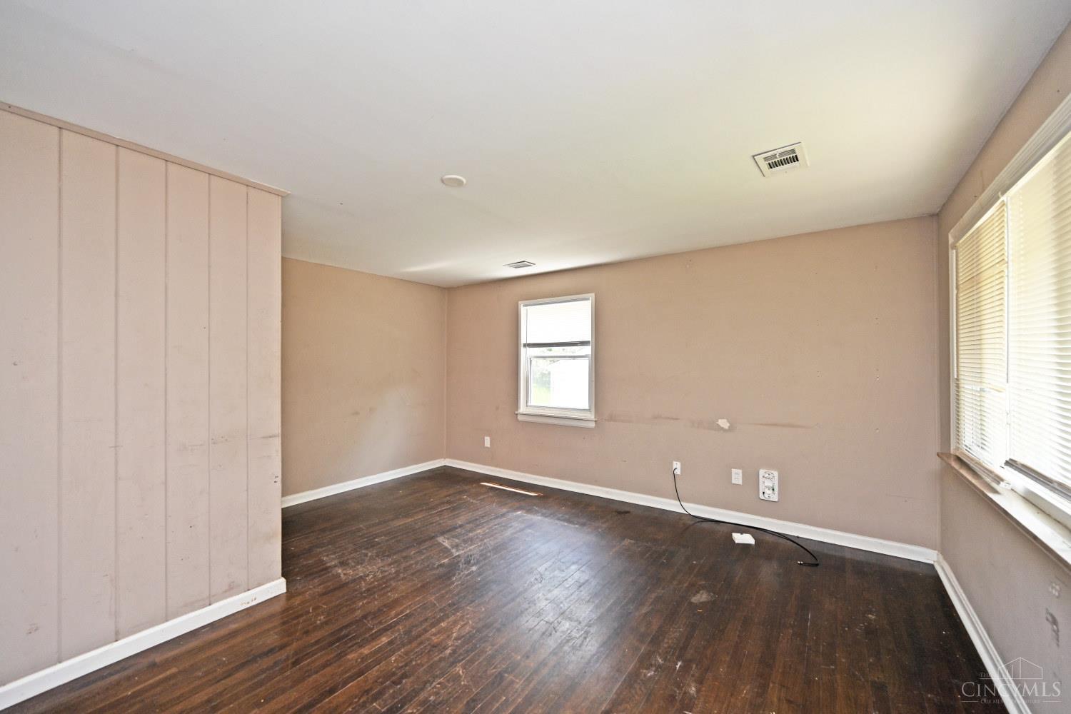 Homes for sale in Delhi Twp, OH | 408 Roebling Rd, Delhi Twp, OH 45204 | MLS# 1844300