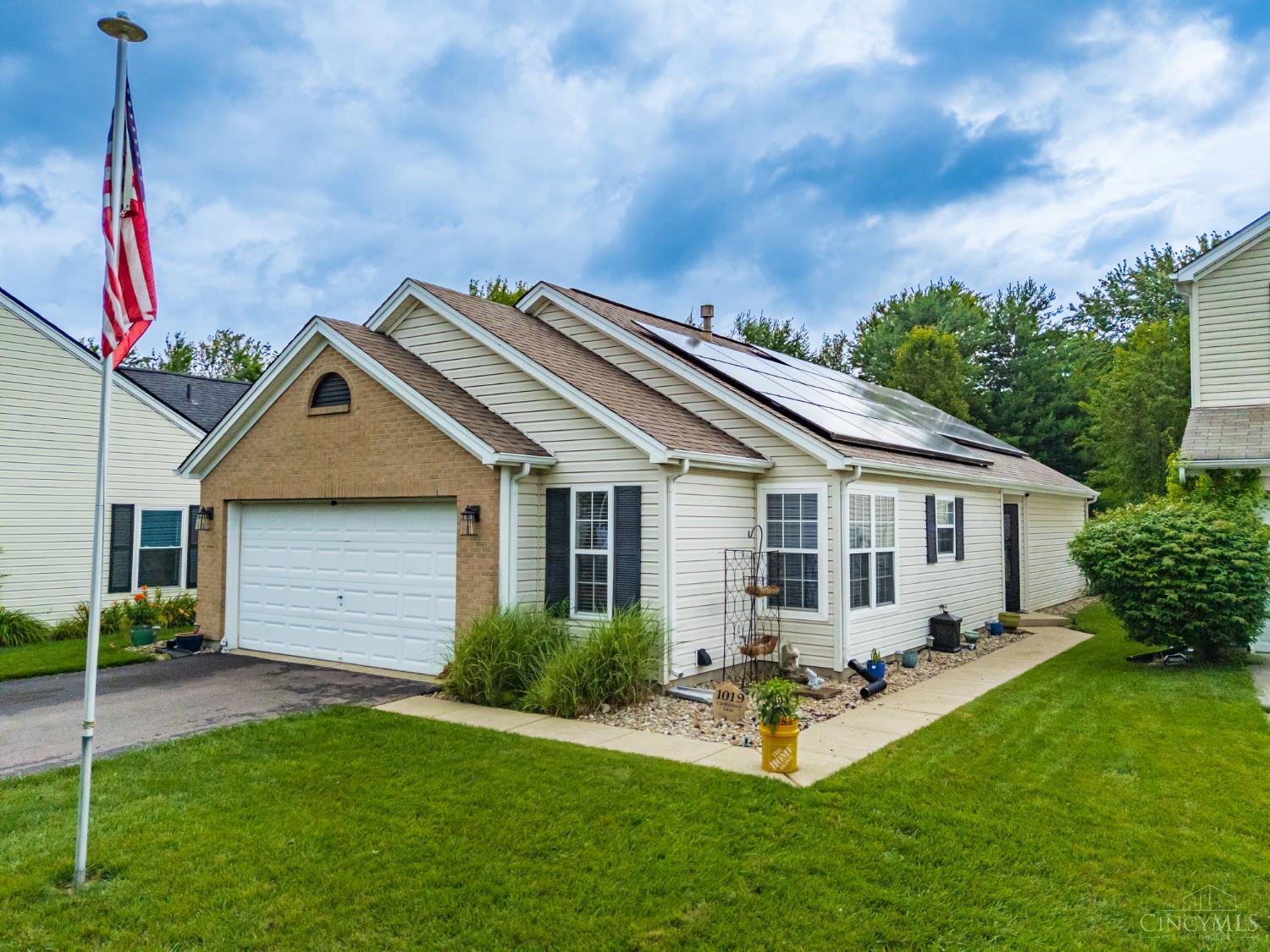 1019 Canterbury Lane