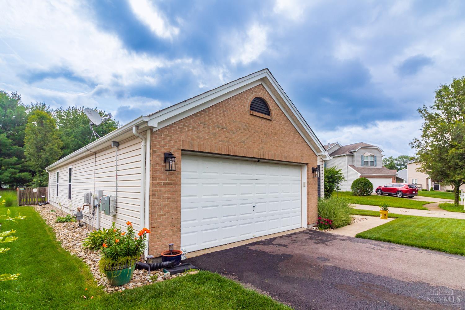 1019 Canterbury Lane