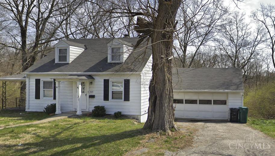 Homes for sale in Cincinnati, OH | 2828 Ruberg Ave, Cincinnati, OH 45211 | MLS# 1845693