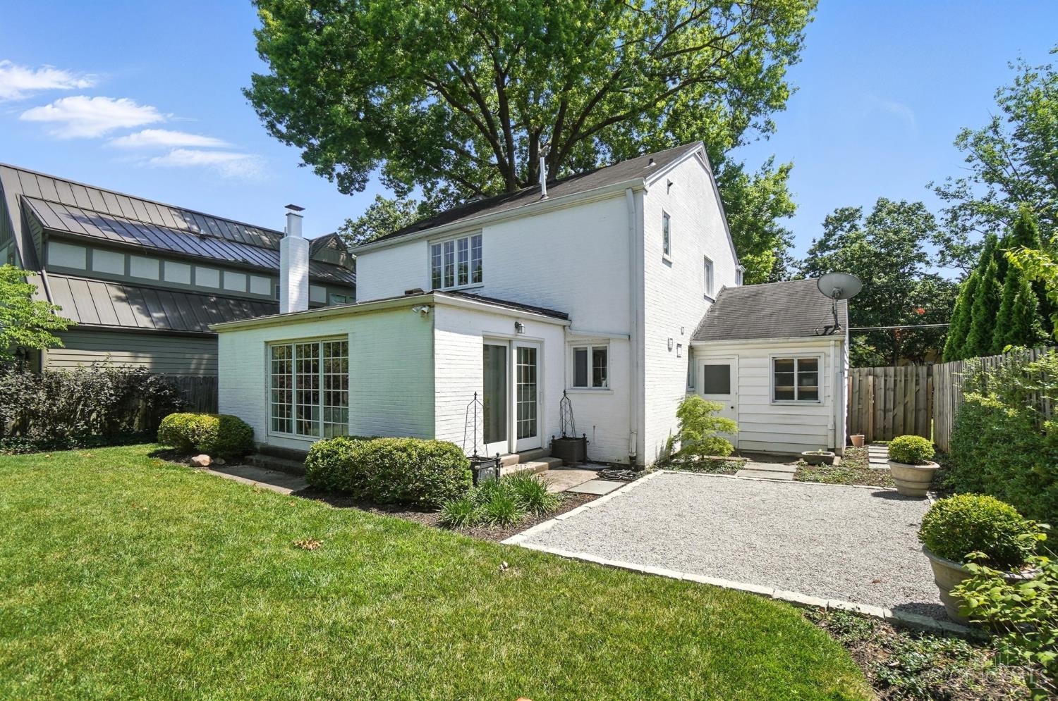 3831 Broadview Drive