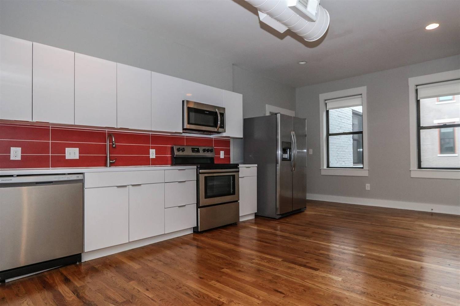 13 W Fifteenth Street