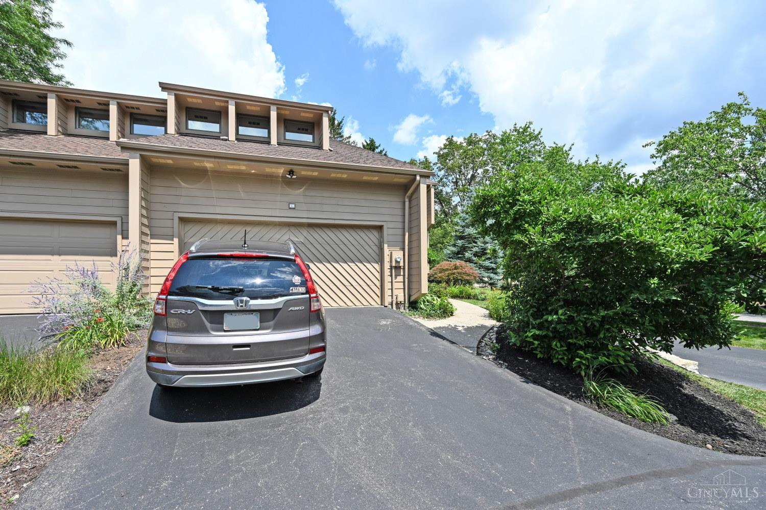 Homes for sale in Blue Ash, OH | 40 Carpenters Ridge, Blue Ash, OH 45241 | MLS# 1847887