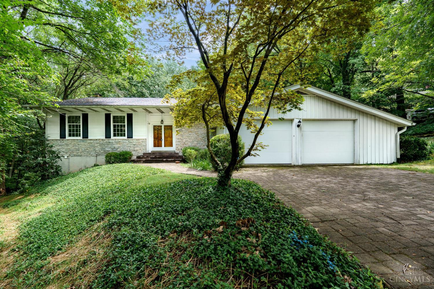 Homes for sale in Wyoming, OH | 204 Brocdorf Dr, Wyoming, OH 45215 | MLS# 1849800