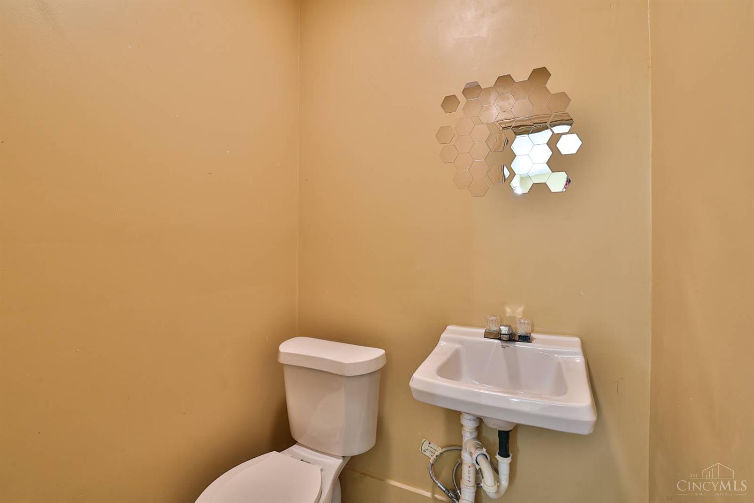 3235 Woodburn Avenue, Cincinnati, OH, 45207 — photo 5