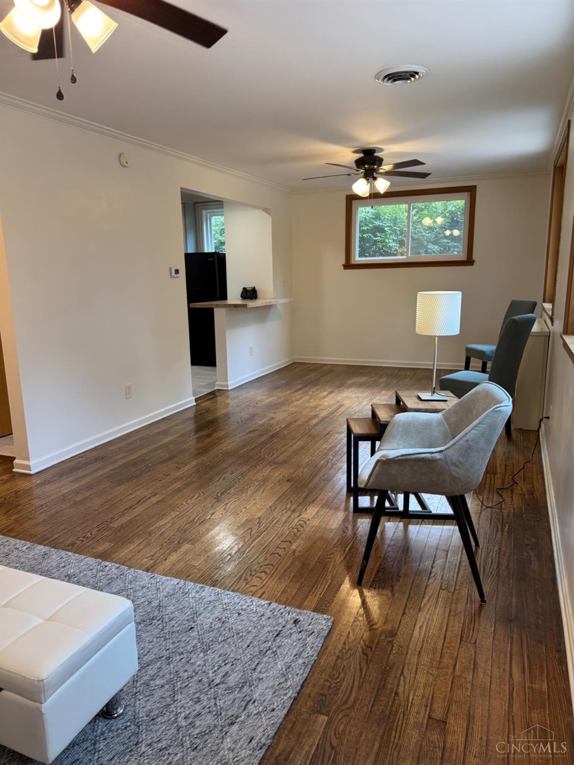 Homes for sale in Greenhills, OH | 8 Belknap Pl, Greenhills, OH 45218 | MLS# 1841079