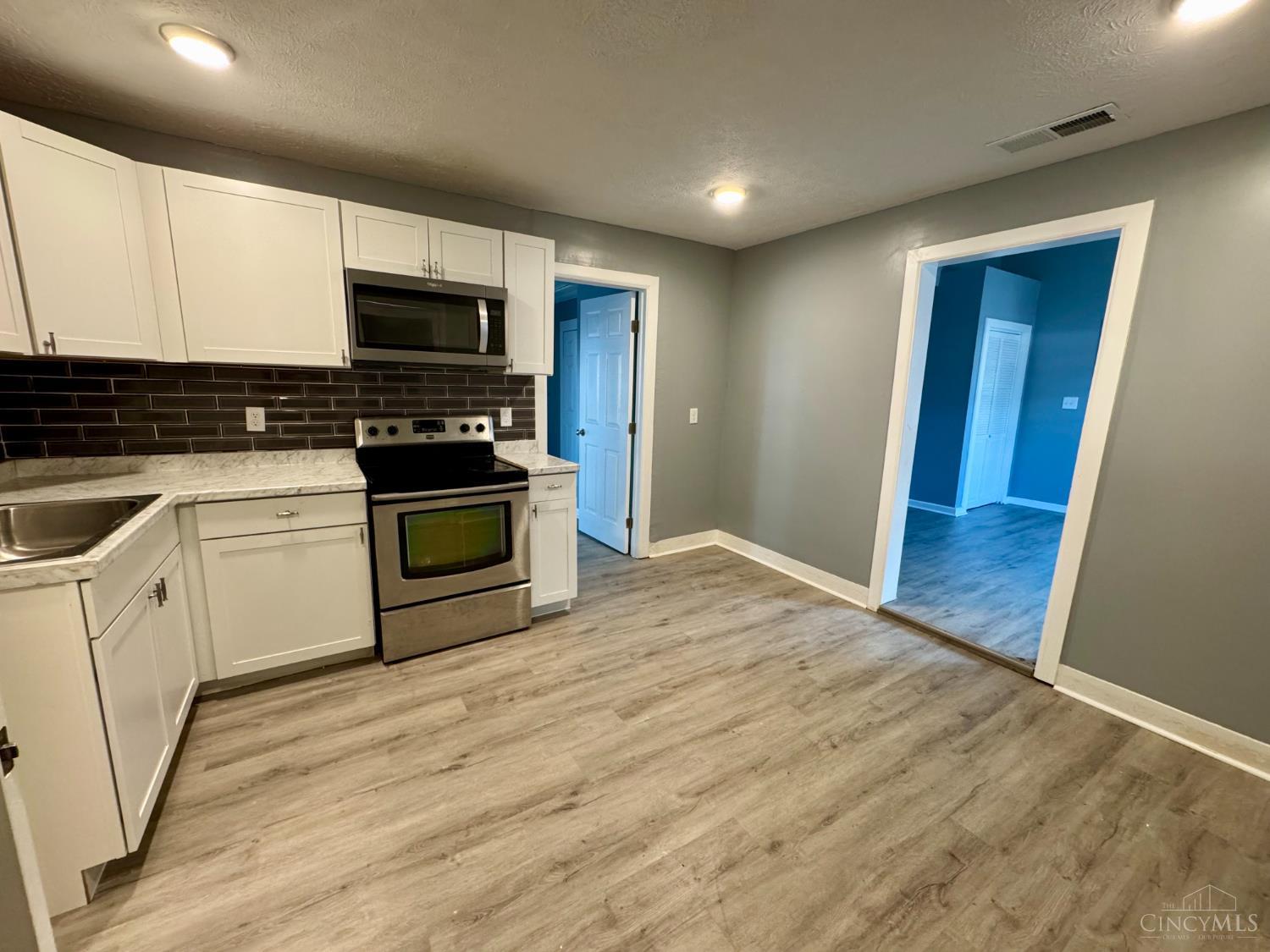 Homes for sale in Middletown, OH | 709 Elsmere St, Middletown, OH 45042 | MLS# 1849685