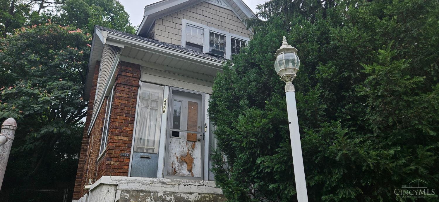 Homes for sale in Cincinnati, OH | 2456 Saturn St, Cincinnati, OH 45214 | MLS# 1852610