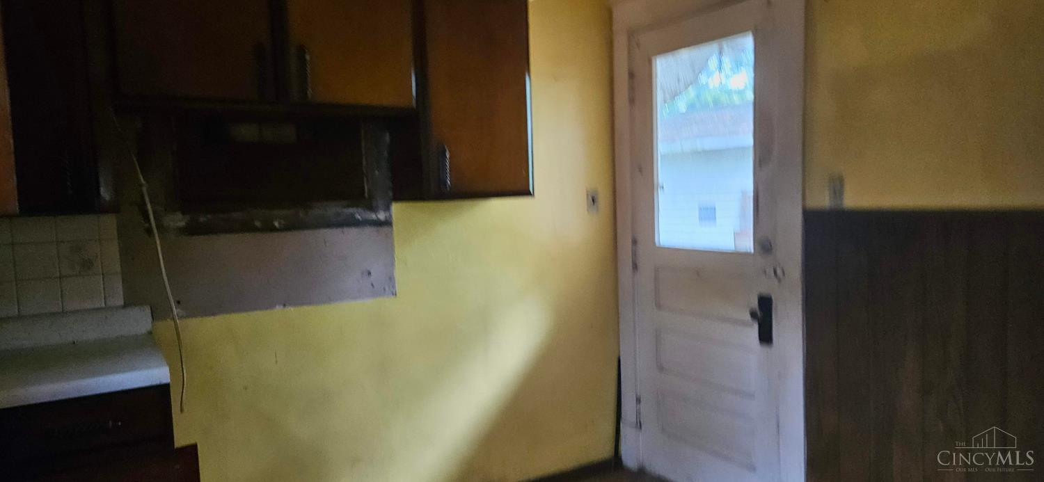 Homes for sale in Cincinnati, OH | 2456 Saturn St, Cincinnati, OH 45214 | MLS# 1852610