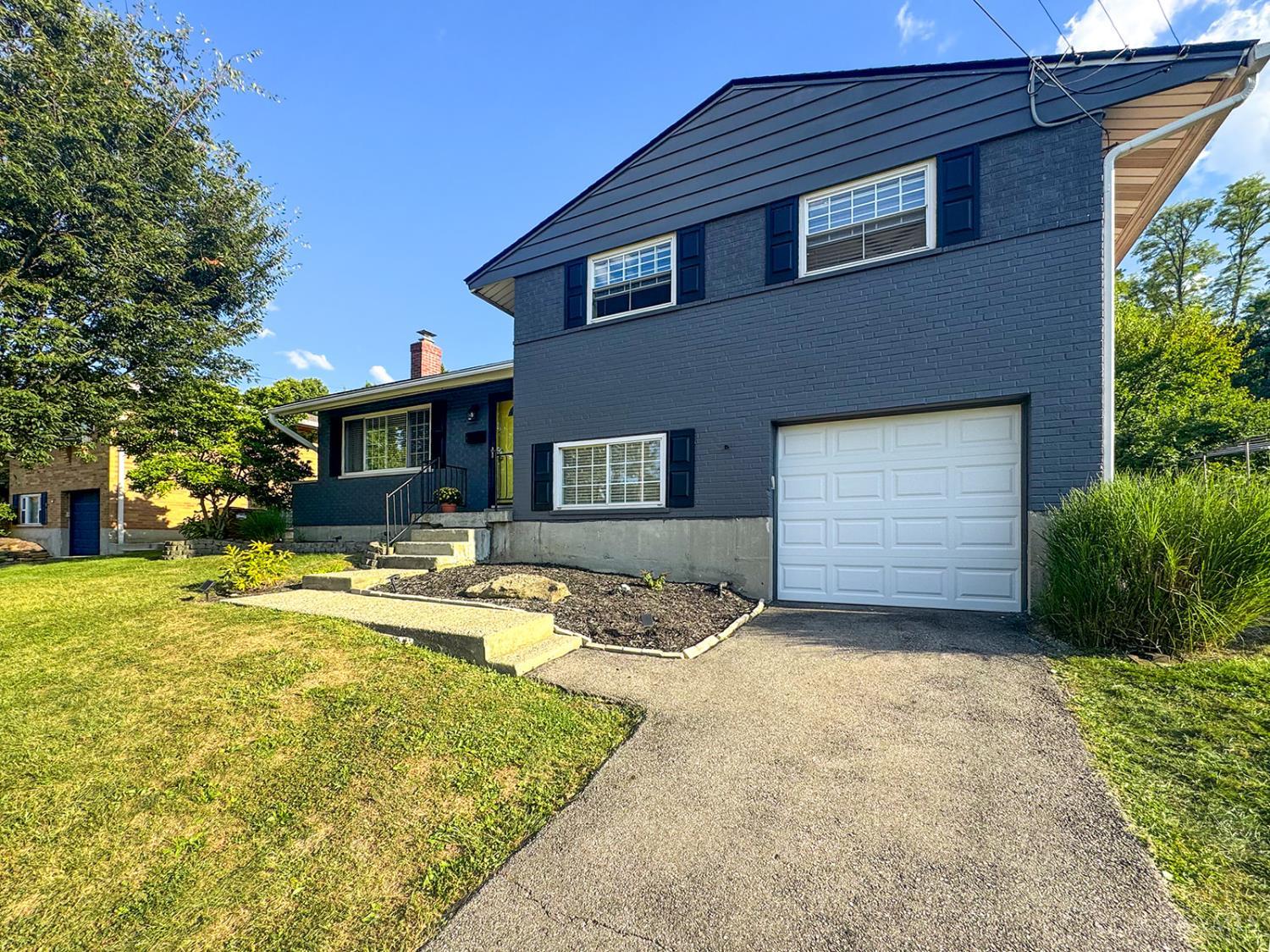 Homes for sale in Sycamore Twp, OH | 8907 Eldora Dr, Sycamore Twp, OH 45236 | MLS# 1853726