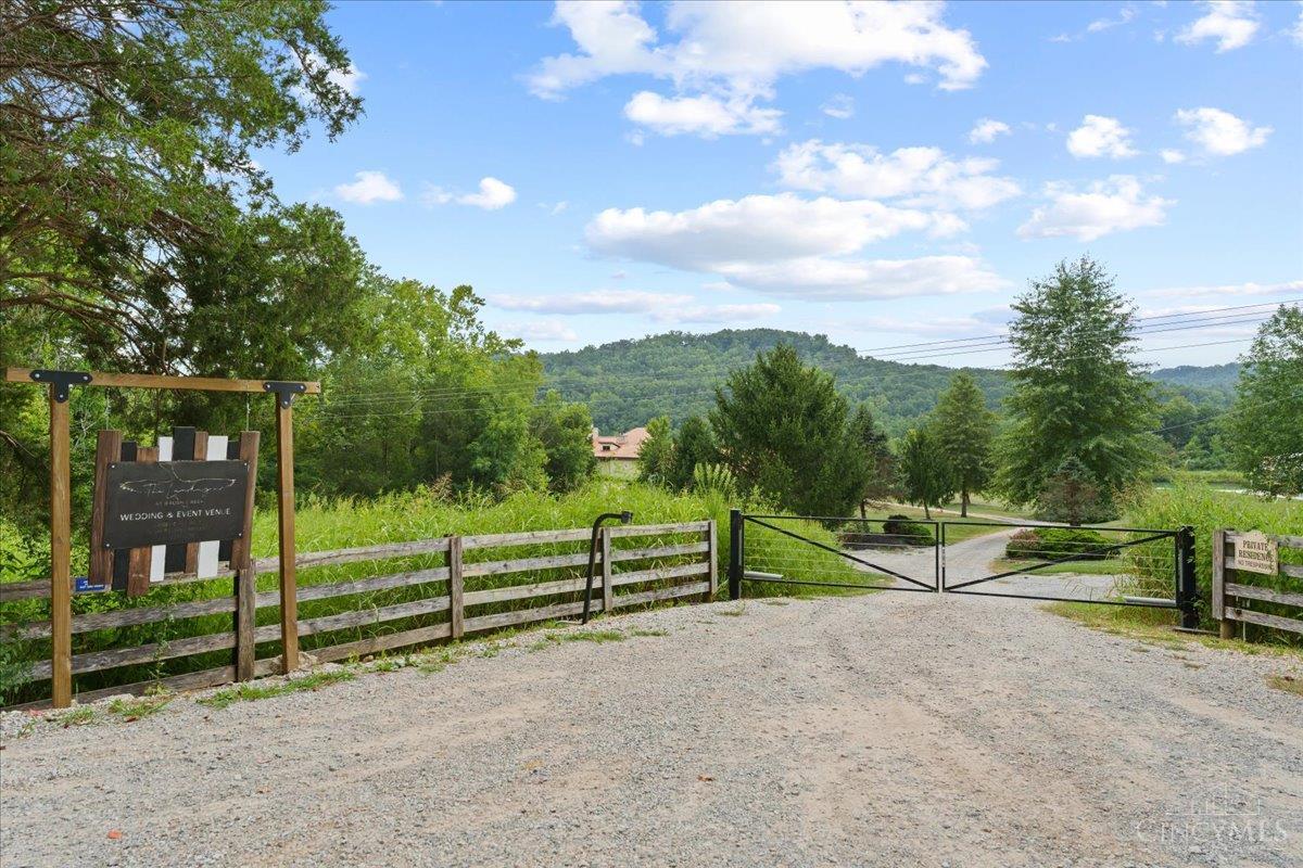 Homes for sale in West Union, OH | 1805 Waggoner Riffle Rd, West Union, OH 45693 | MLS# 1853936