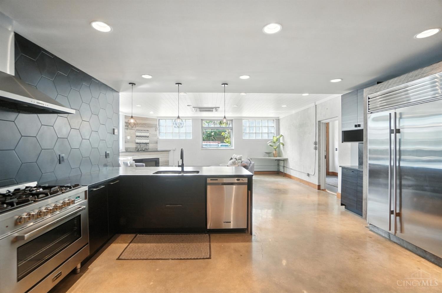 1628 Central Parkway