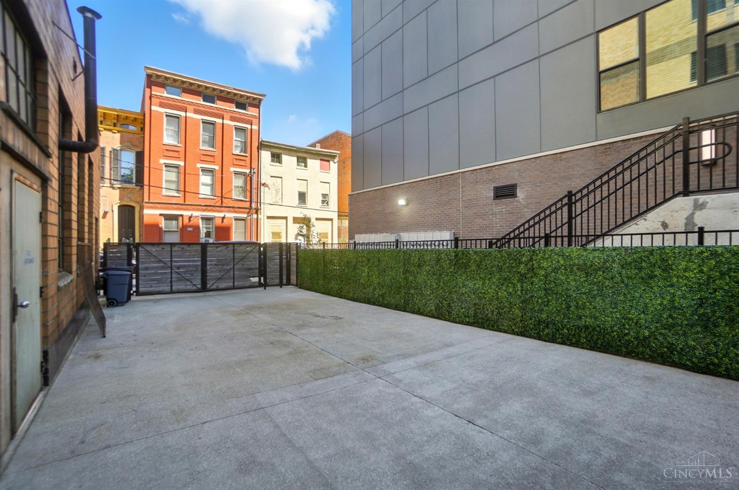 1628 Central Parkway