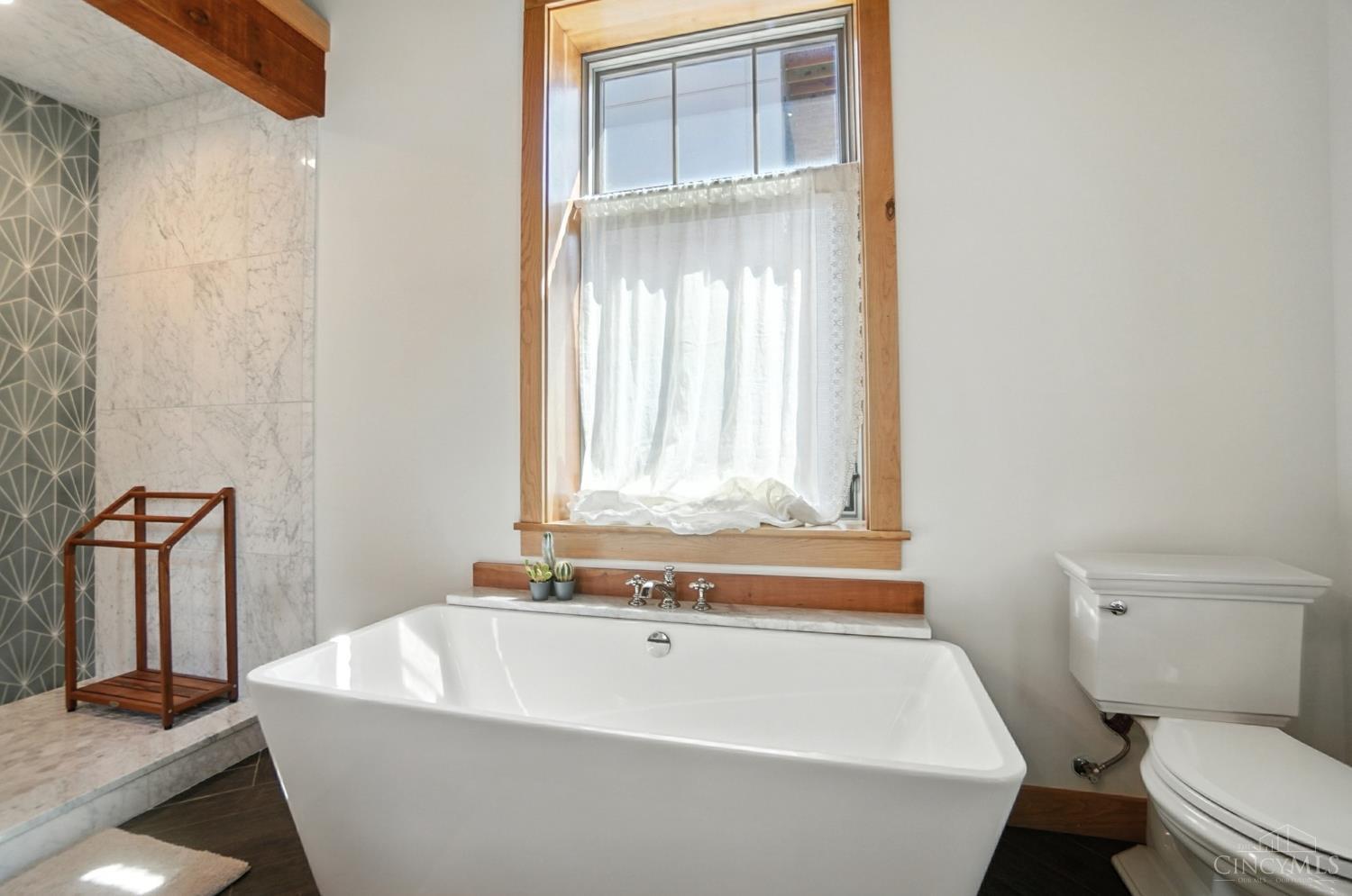 1628 Central Parkway