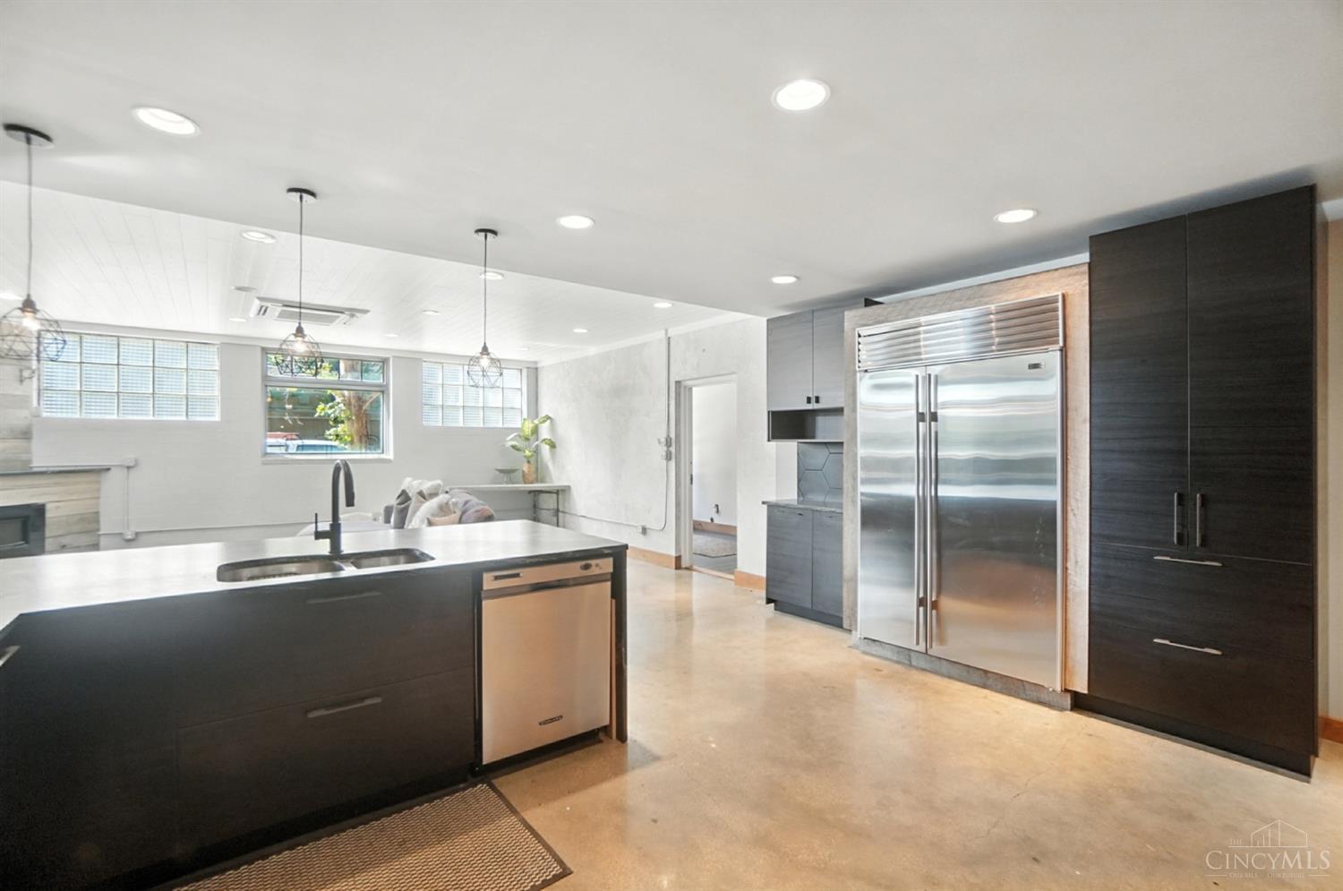 1628 Central Parkway