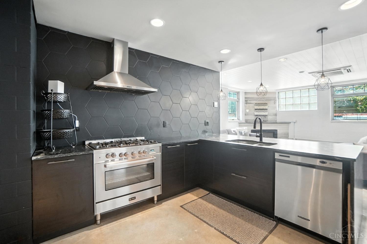 1628 Central Parkway