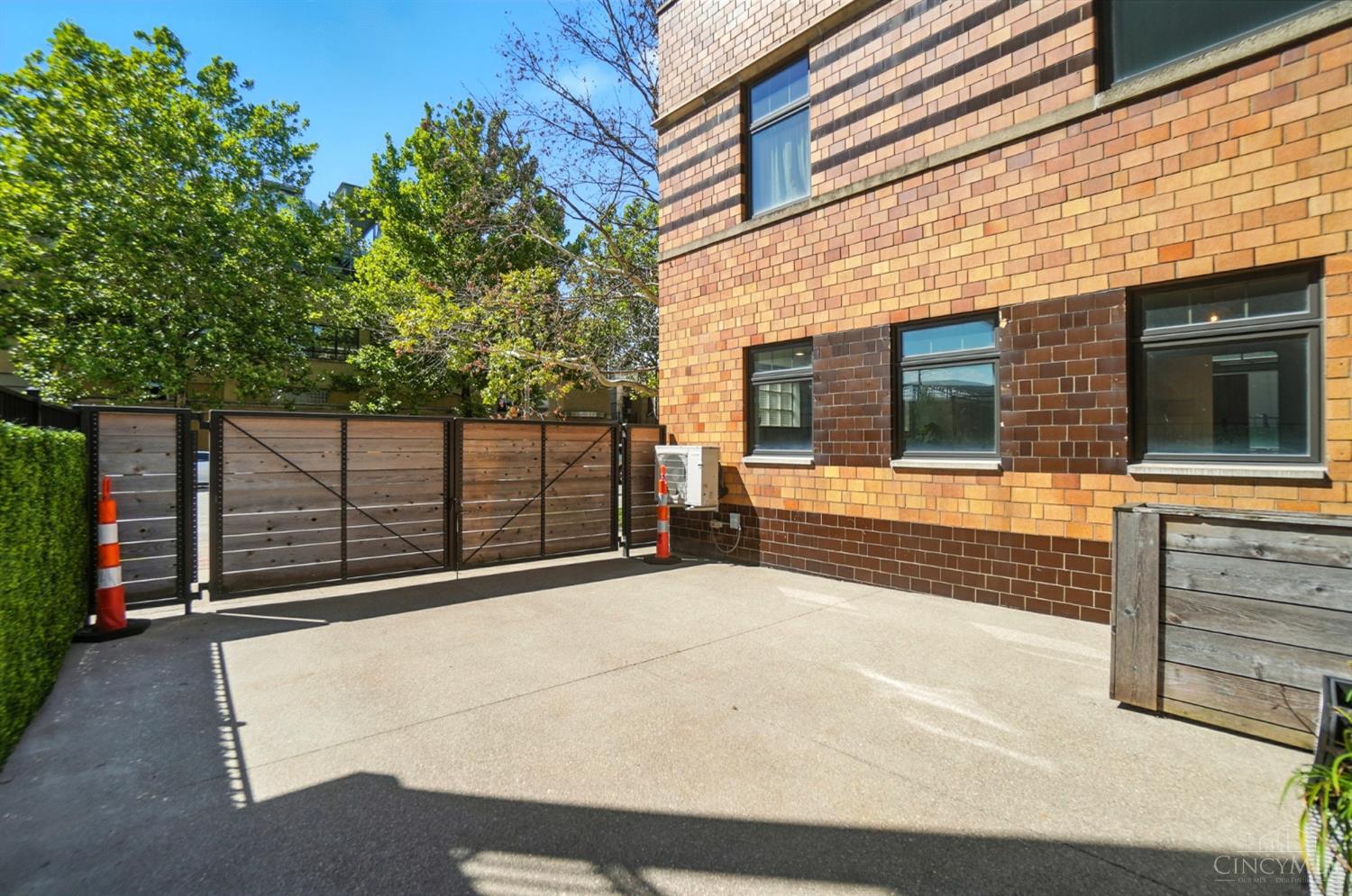 1628 Central Parkway