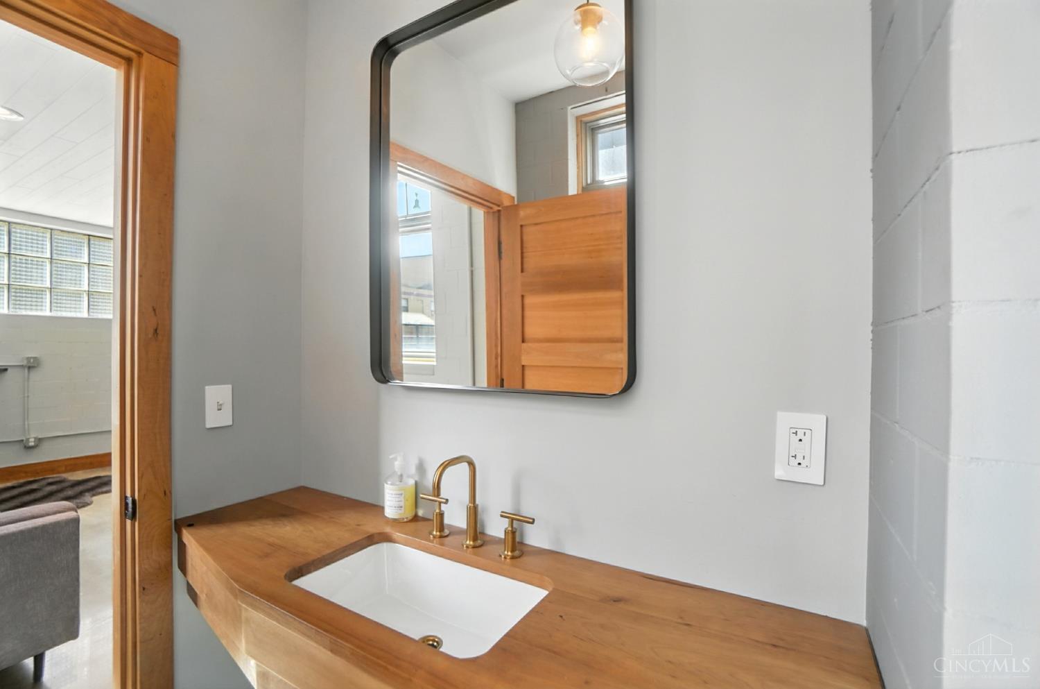 1628 Central Parkway