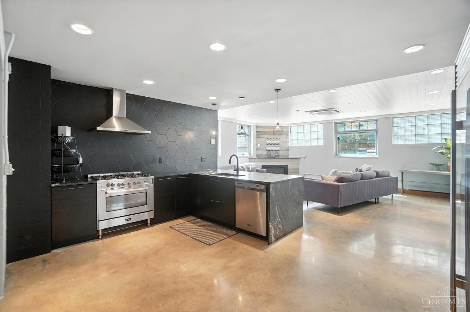 1628 Central Parkway