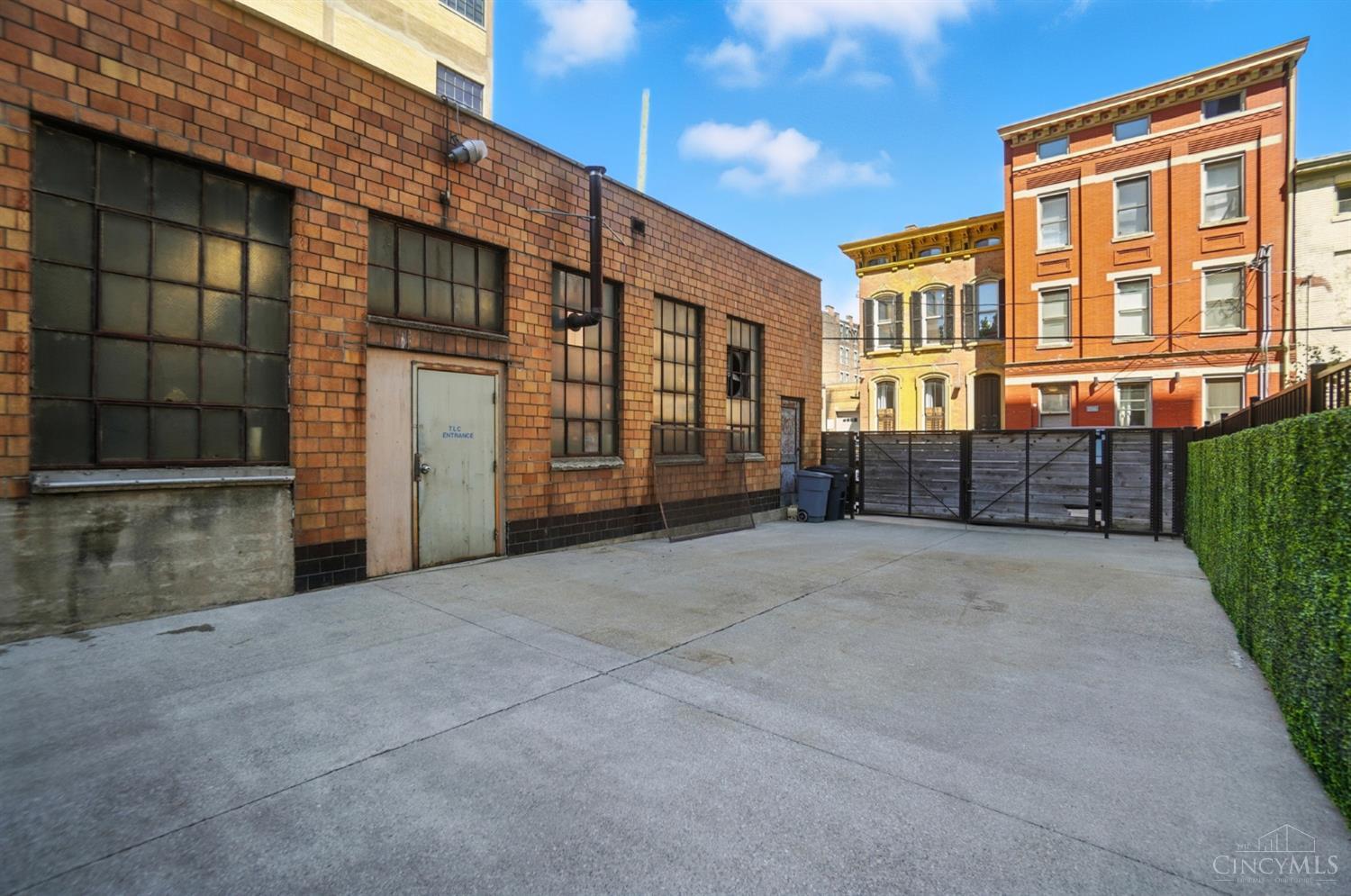 1628 Central Parkway