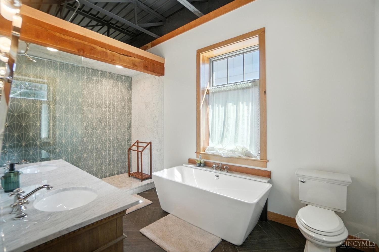 1628 Central Parkway