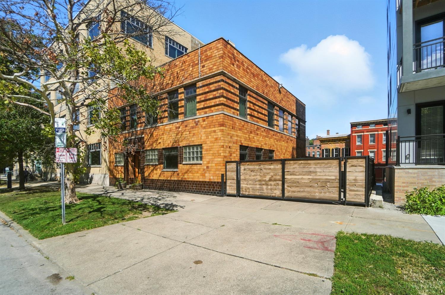 1628 Central Parkway