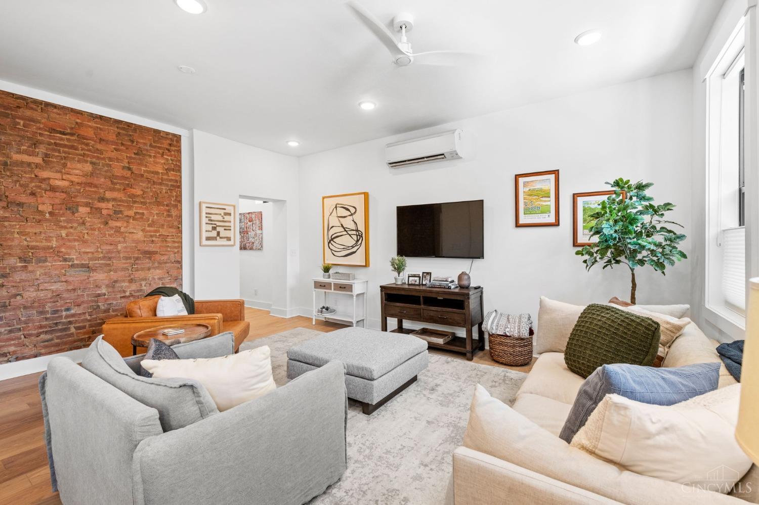 Homes for sale in Cincinnati, OH | 1909 Race St #2, Cincinnati, OH 45202 | MLS# 1854286