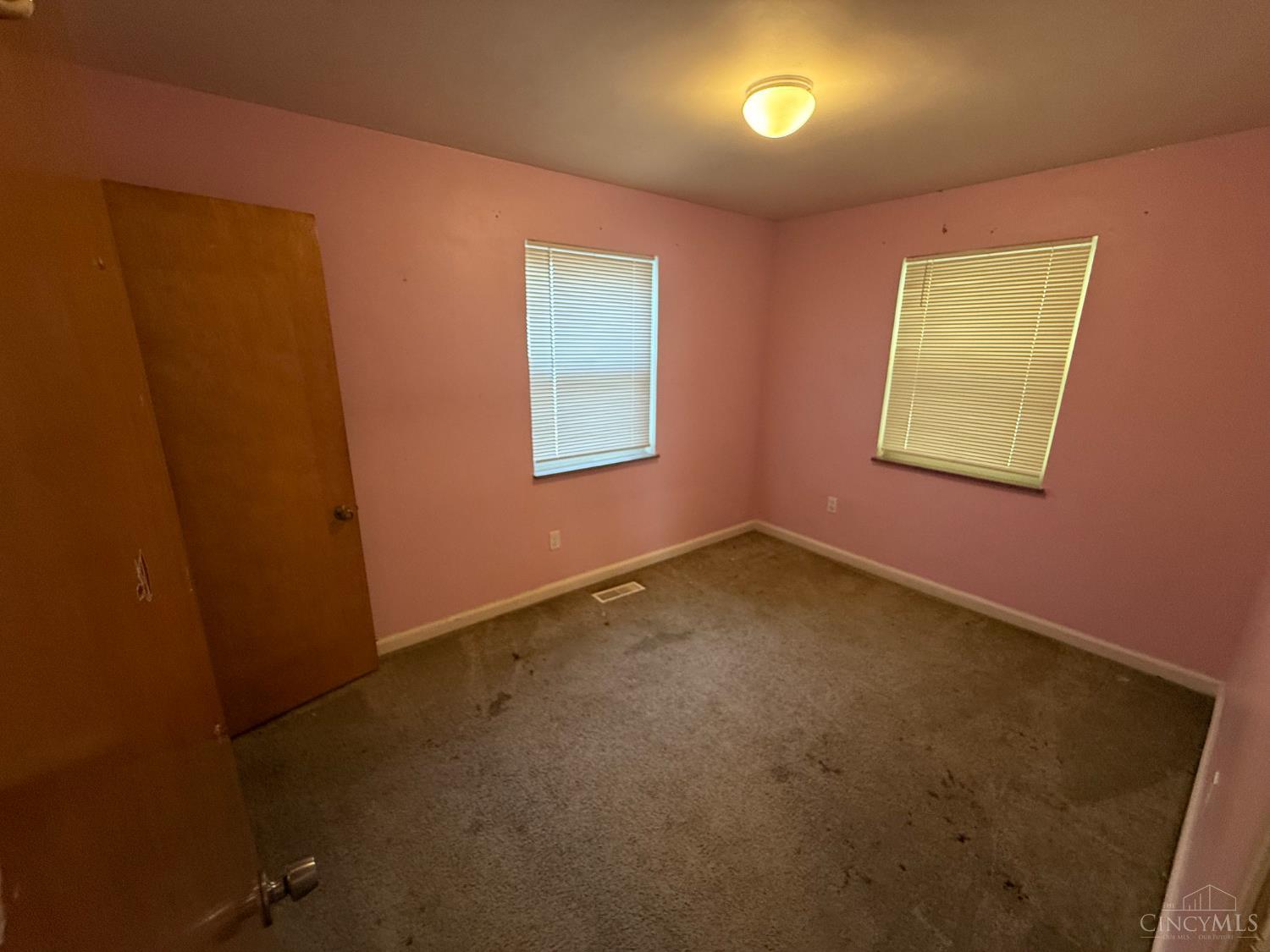 Homes for sale in Colerain Twp, OH | 8278 Lyness Dr, Colerain Twp, OH 45239 | MLS# 1855063