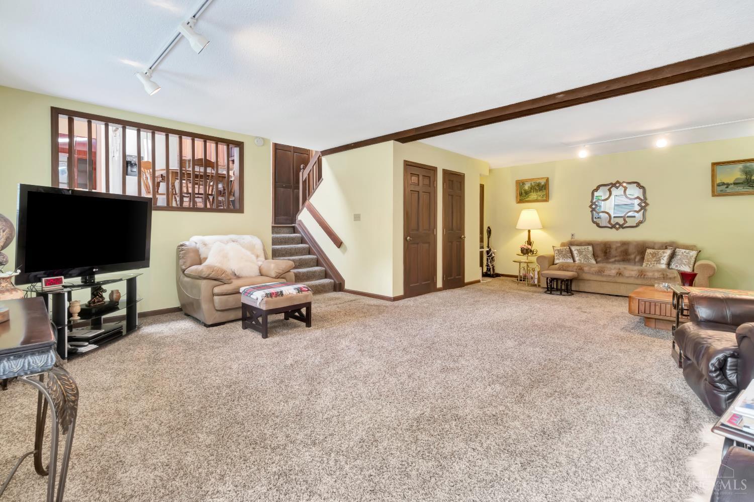 Homes for sale in Mason, OH | 1074 Willow Ln, Mason, OH 45040 | MLS# 1855264