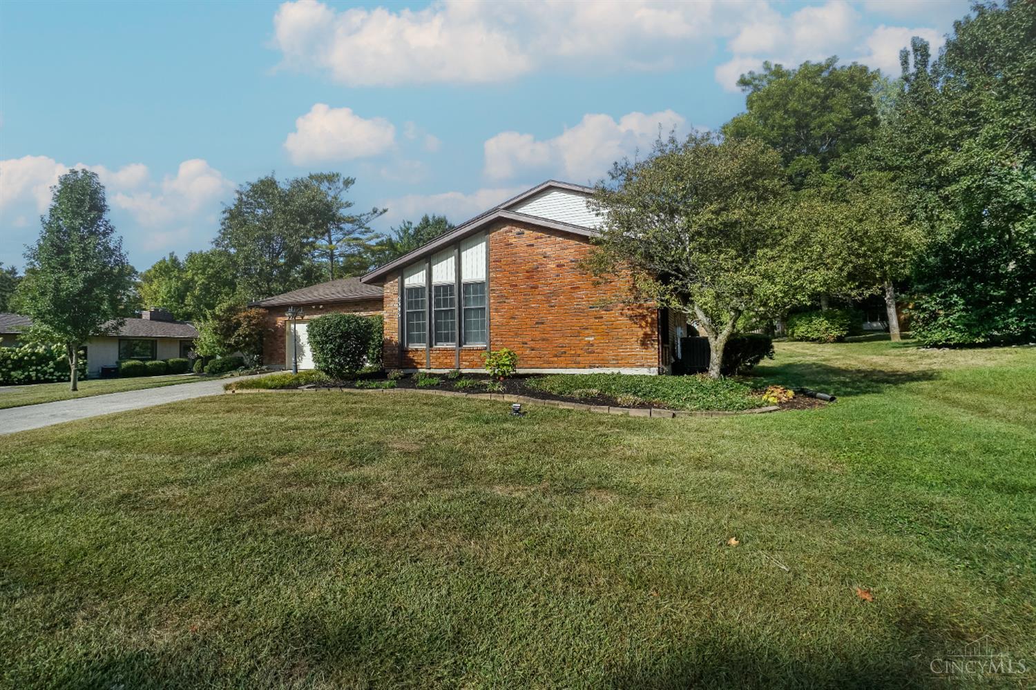 Homes for sale in Fairfield, OH | 5395 Oakbrook Dr, Fairfield, OH 45014 | MLS# 1855268