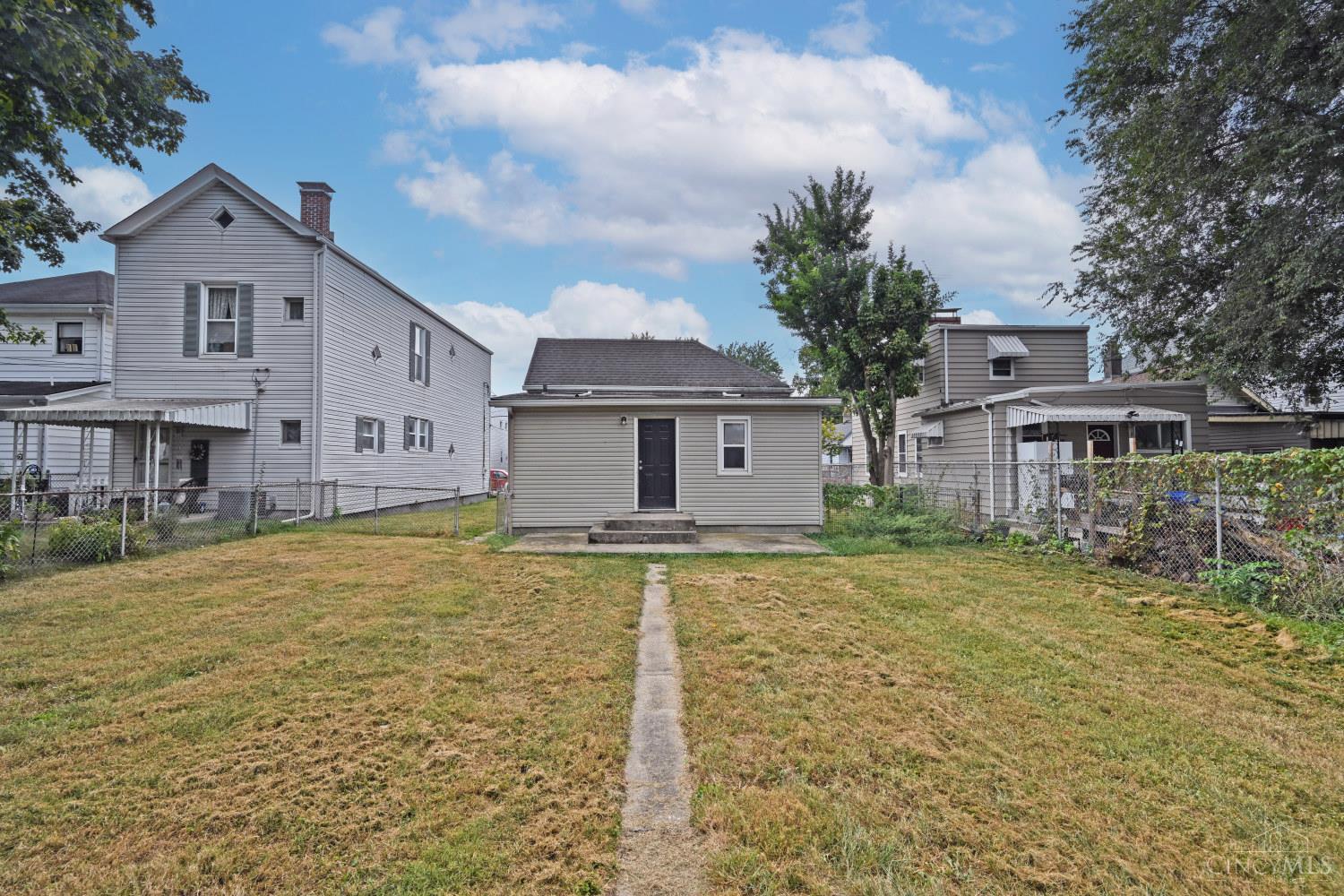 Homes for sale in Cincinnati, OH | 206 W 69th St, Cincinnati, OH 45216 | MLS# 1855764