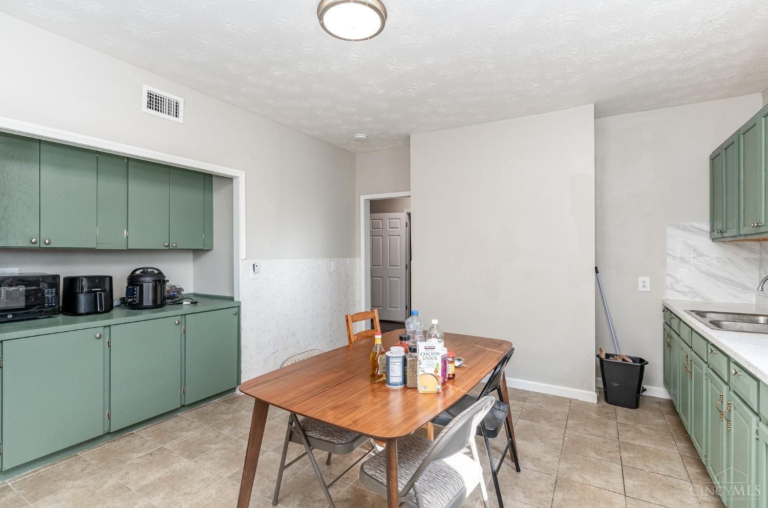 2320 Maplewood Avenue, Cincinnati, OH, 45219 — photo 11