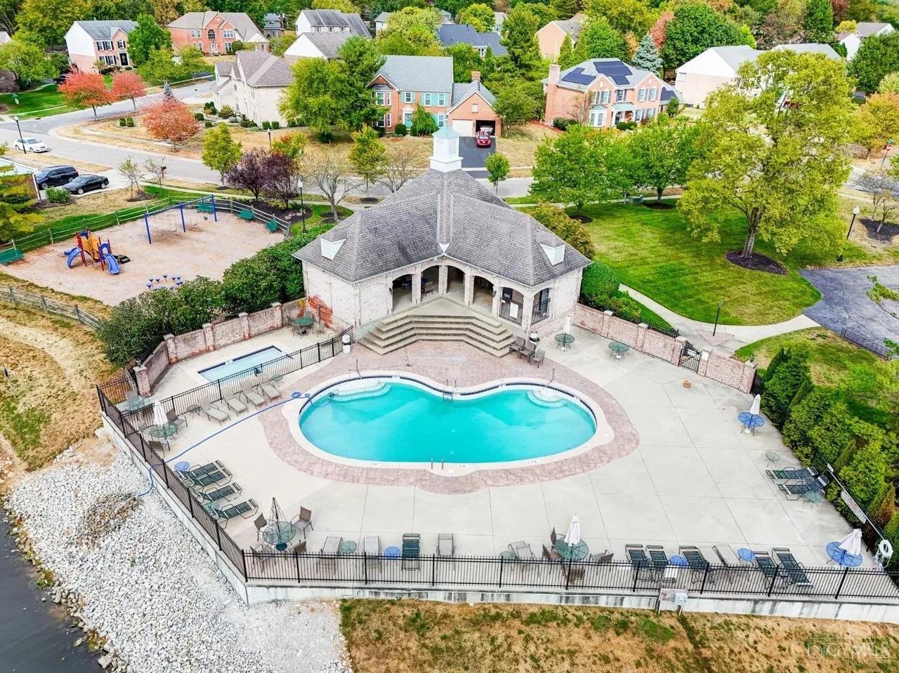 Homes for sale in West Chester, OH | 7724 W Lake Dr, West Chester, OH 45069 | MLS# 1853262