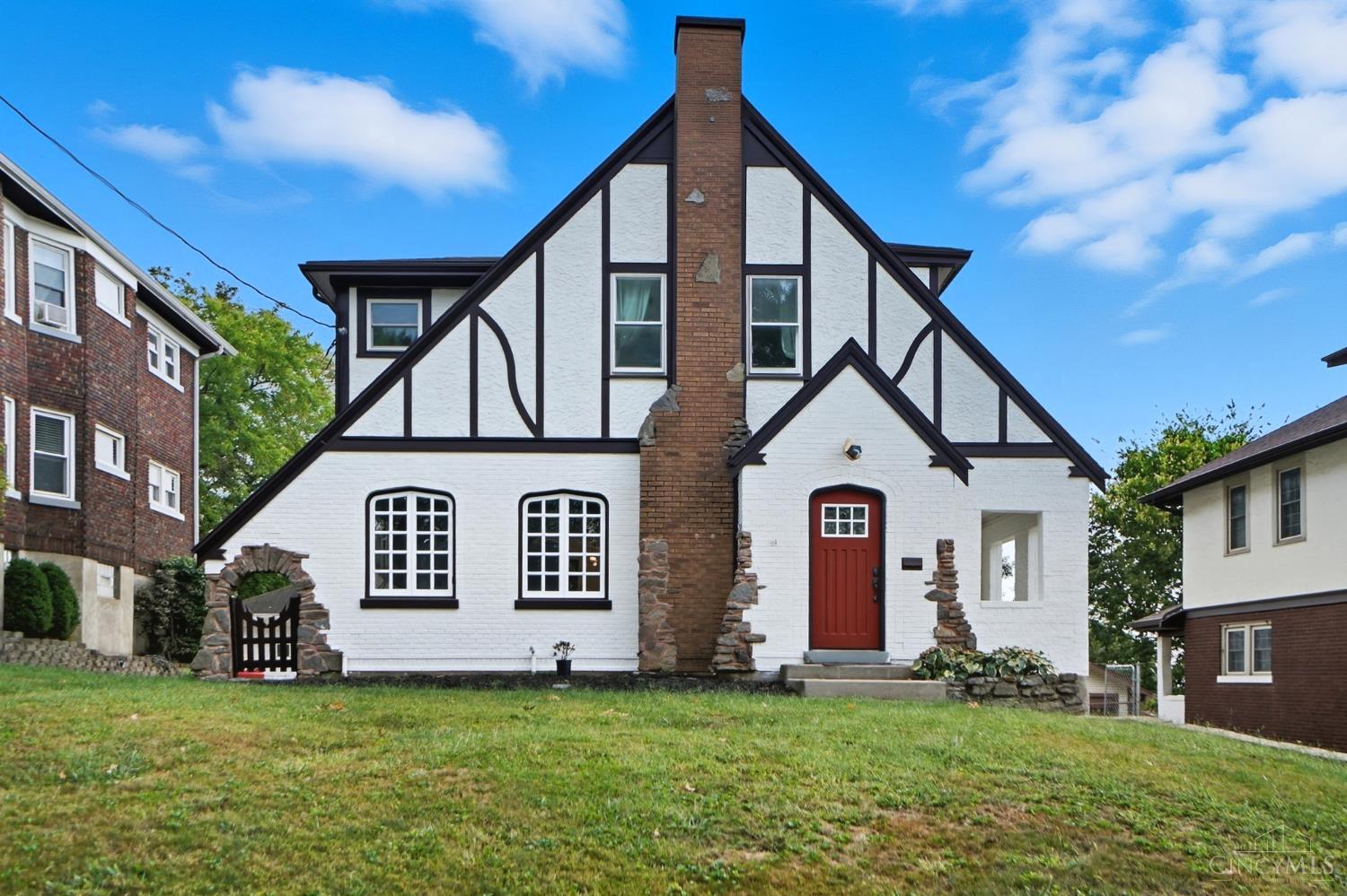 Homes for sale in Norwood, OH | 2323 Sherwood Ln, Norwood, OH 45212 | MLS# 1856106