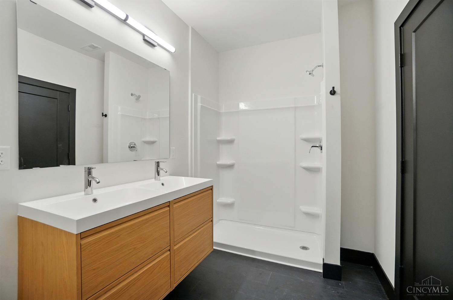 3555 Eden Avenue, Cincinnati, OH, 45229 — photo 27