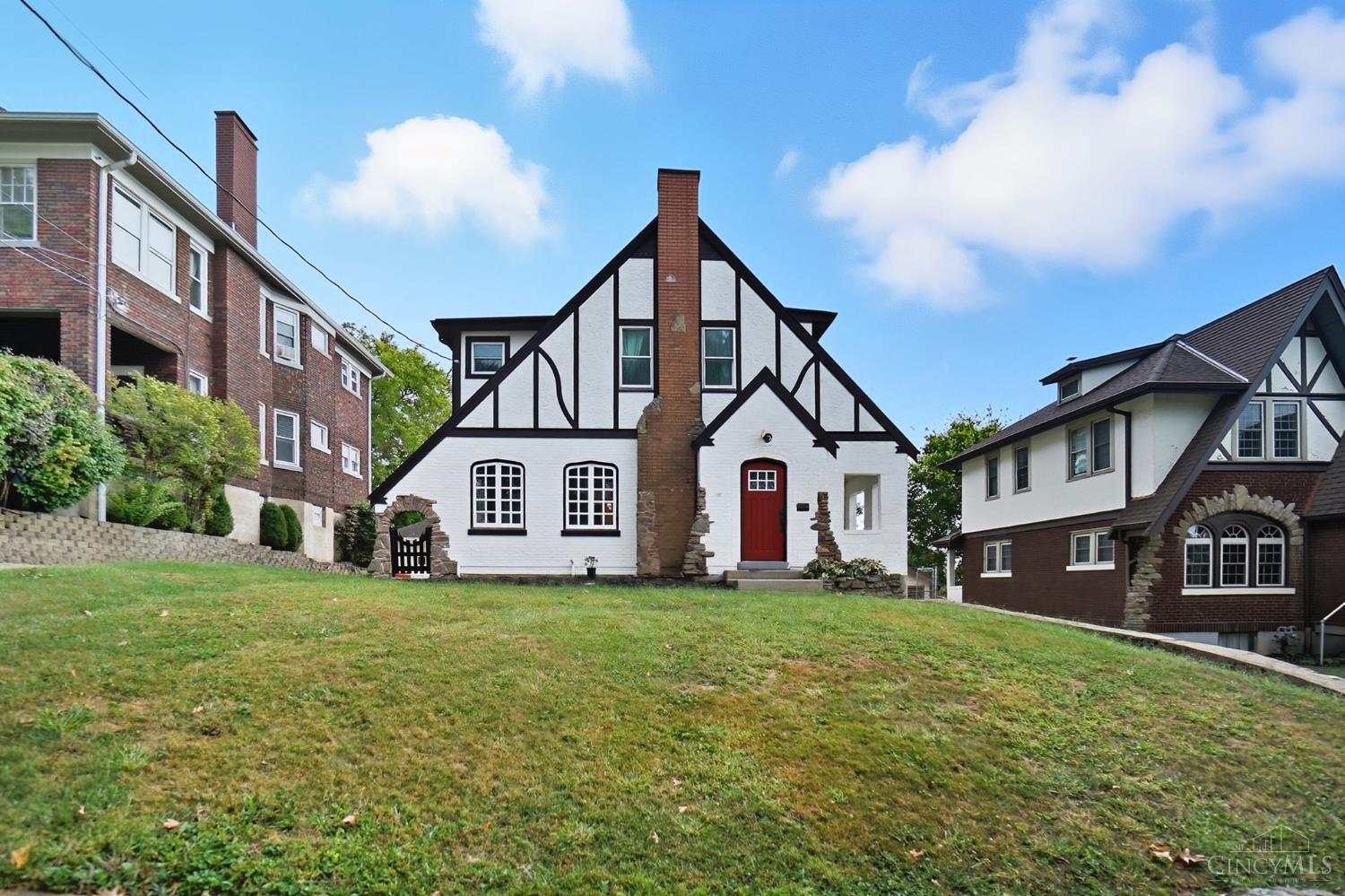 Homes for sale in Norwood, OH | 2323 Sherwood Ln, Norwood, OH 45212 | MLS# 1856106