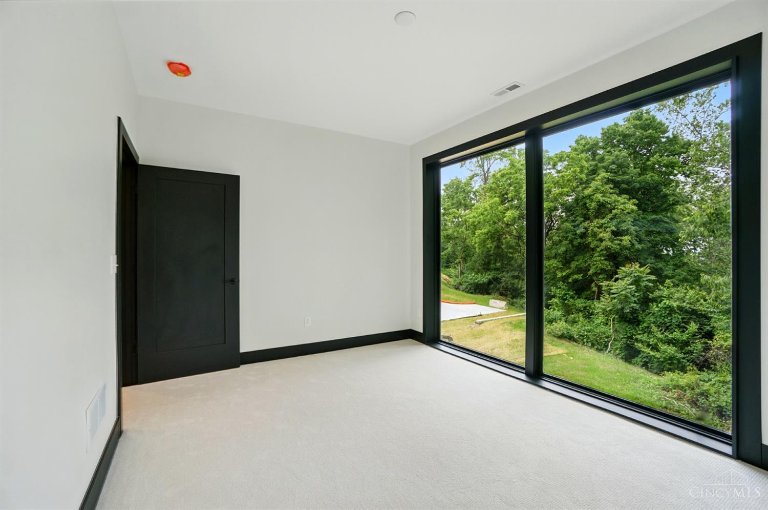 3555 Eden Avenue, Cincinnati, OH, 45229 — photo 37