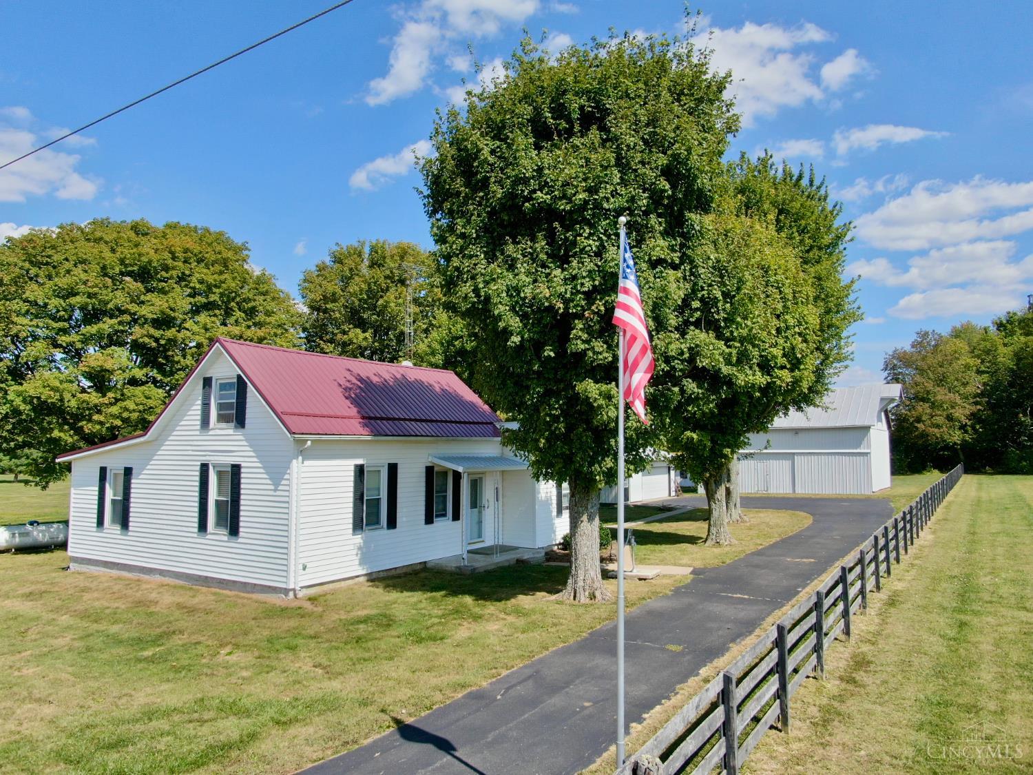 1529 Hildebrant Road