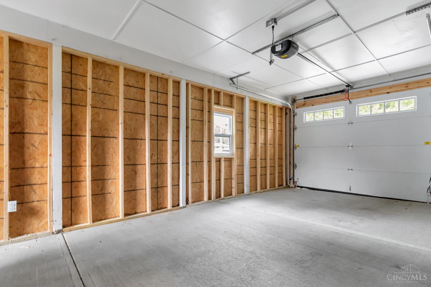 Homes for sale in Loveland, OH | 228 Tuscarora Dr, Loveland, OH 45140 | MLS# 1856565