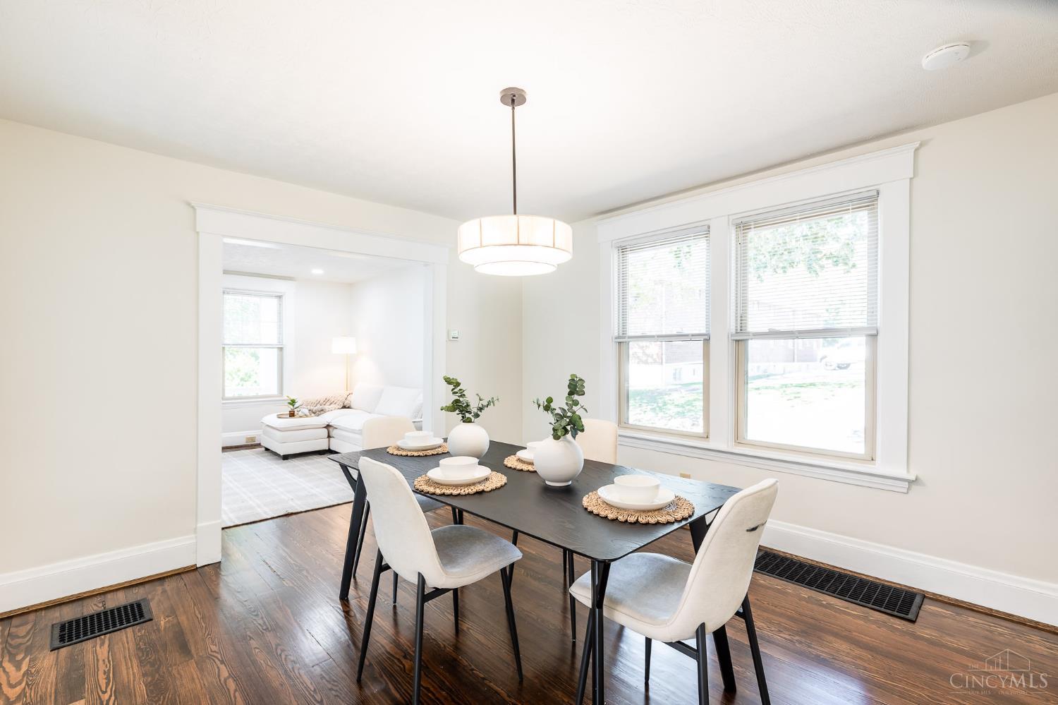 Homes for sale in Cincinnati, OH | 5424 Ward St, Cincinnati, OH 45227 | MLS# 1857158