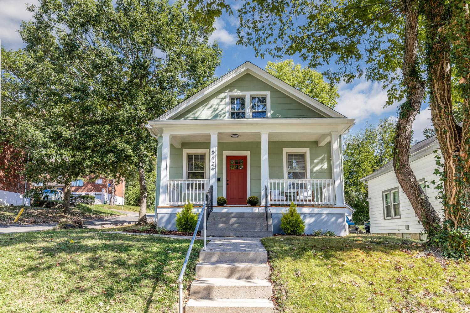 Homes for sale in Cincinnati, OH | 5424 Ward St, Cincinnati, OH 45227 | MLS# 1857158