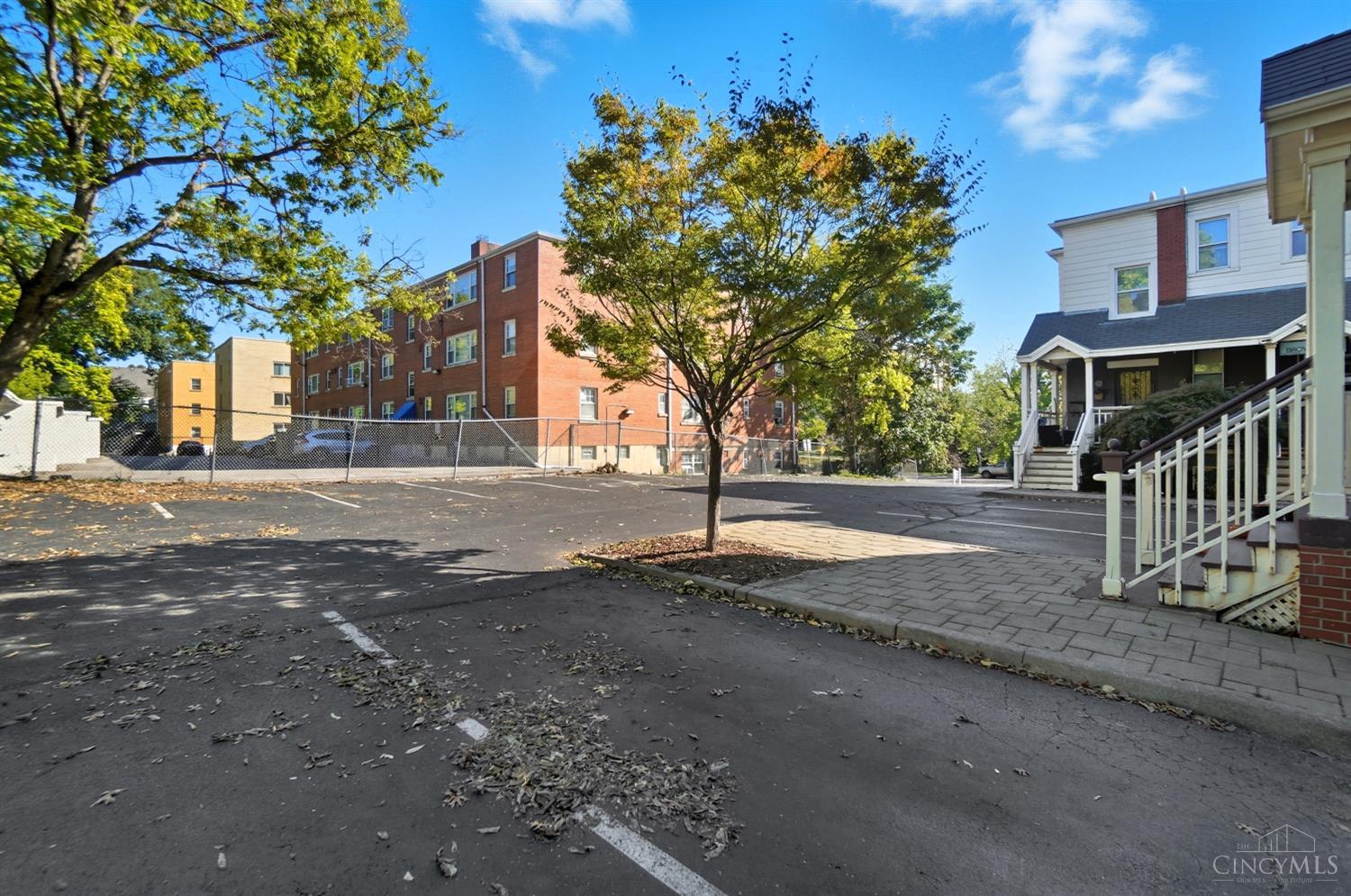 Homes for sale in Cincinnati, OH | 2195 Victory Pkwy, Cincinnati, OH 45206 | MLS# 1857760