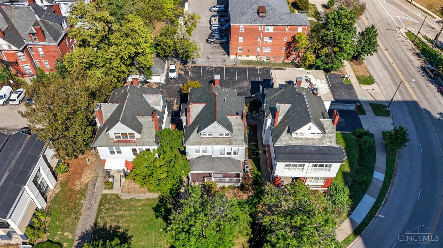 Homes for sale in Cincinnati, OH | 2195 Victory Pkwy, Cincinnati, OH 45206 | MLS# 1857760