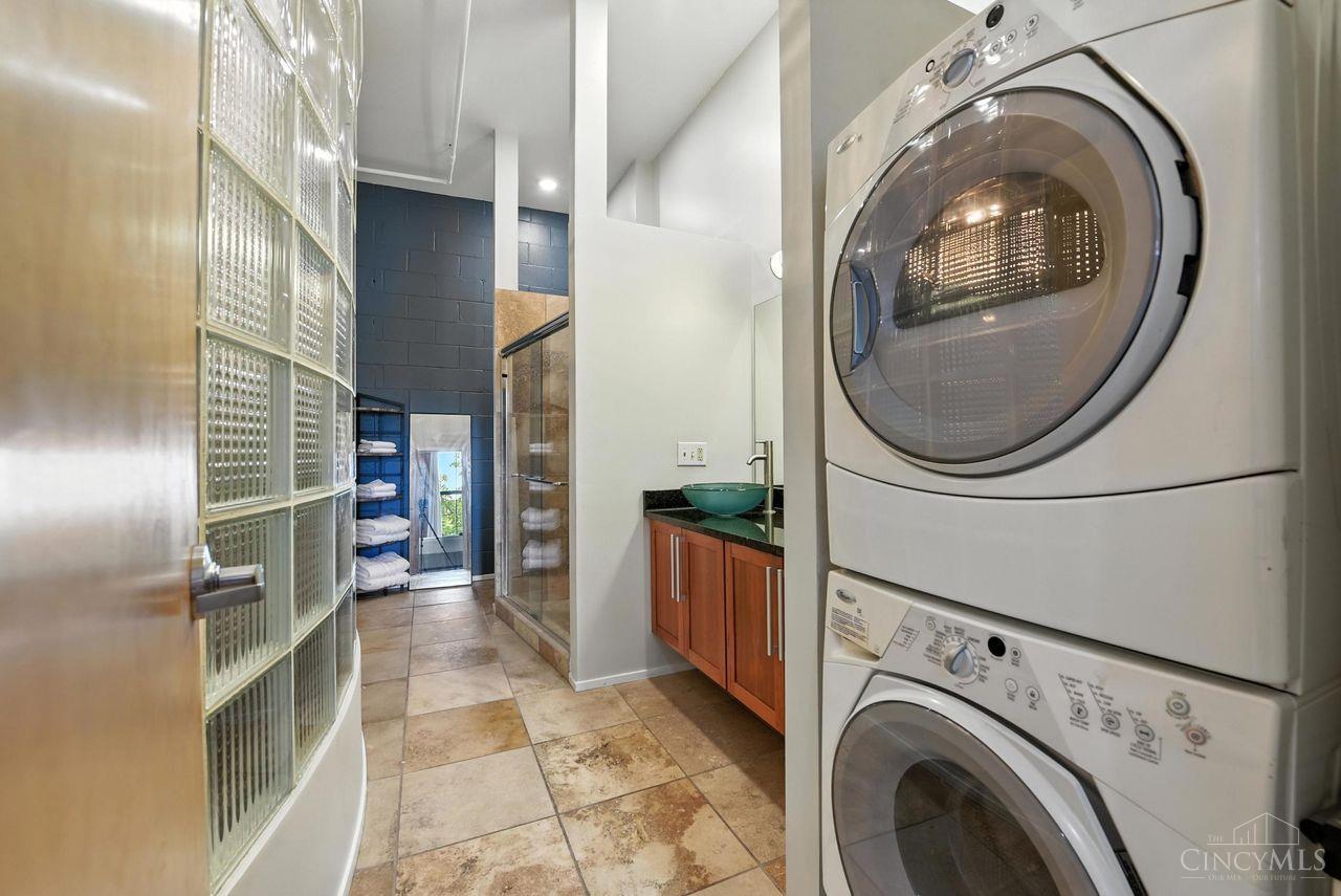 1214 Vine Street #380