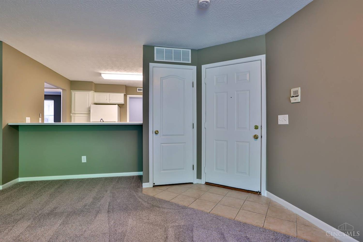 Homes for sale in Springfield Twp., OH | 715 Castlegate Ln #102, Springfield Twp., OH 45231 | MLS# 1857954