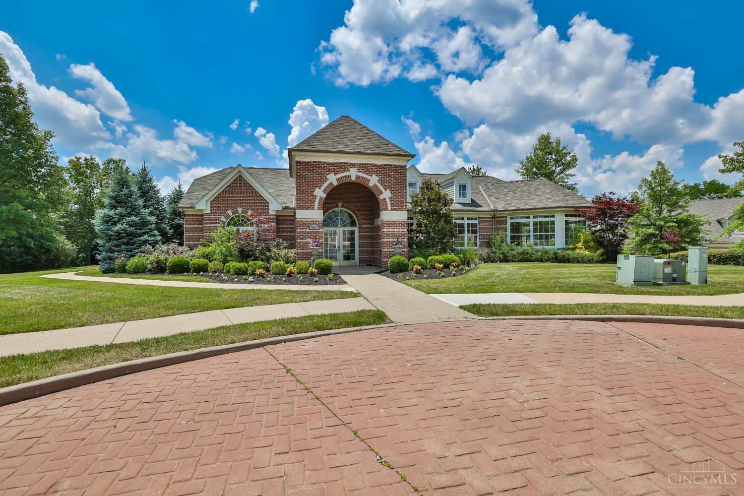 Homes for sale in Springfield Twp., OH | 715 Castlegate Ln #102, Springfield Twp., OH 45231 | MLS# 1857954