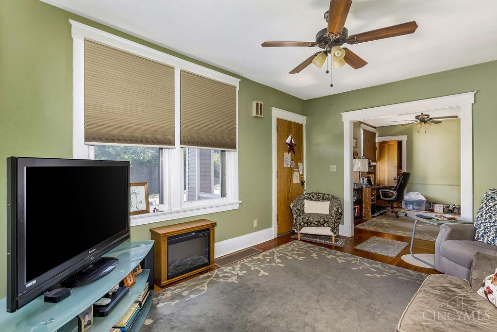 Homes for sale in Elmwood Place, OH | 5703 Cedar St, Elmwood Place, OH 45216 | MLS# 1858232