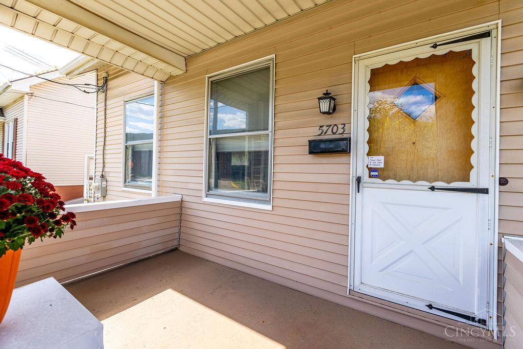 Homes for sale in Elmwood Place, OH | 5703 Cedar St, Elmwood Place, OH 45216 | MLS# 1858232